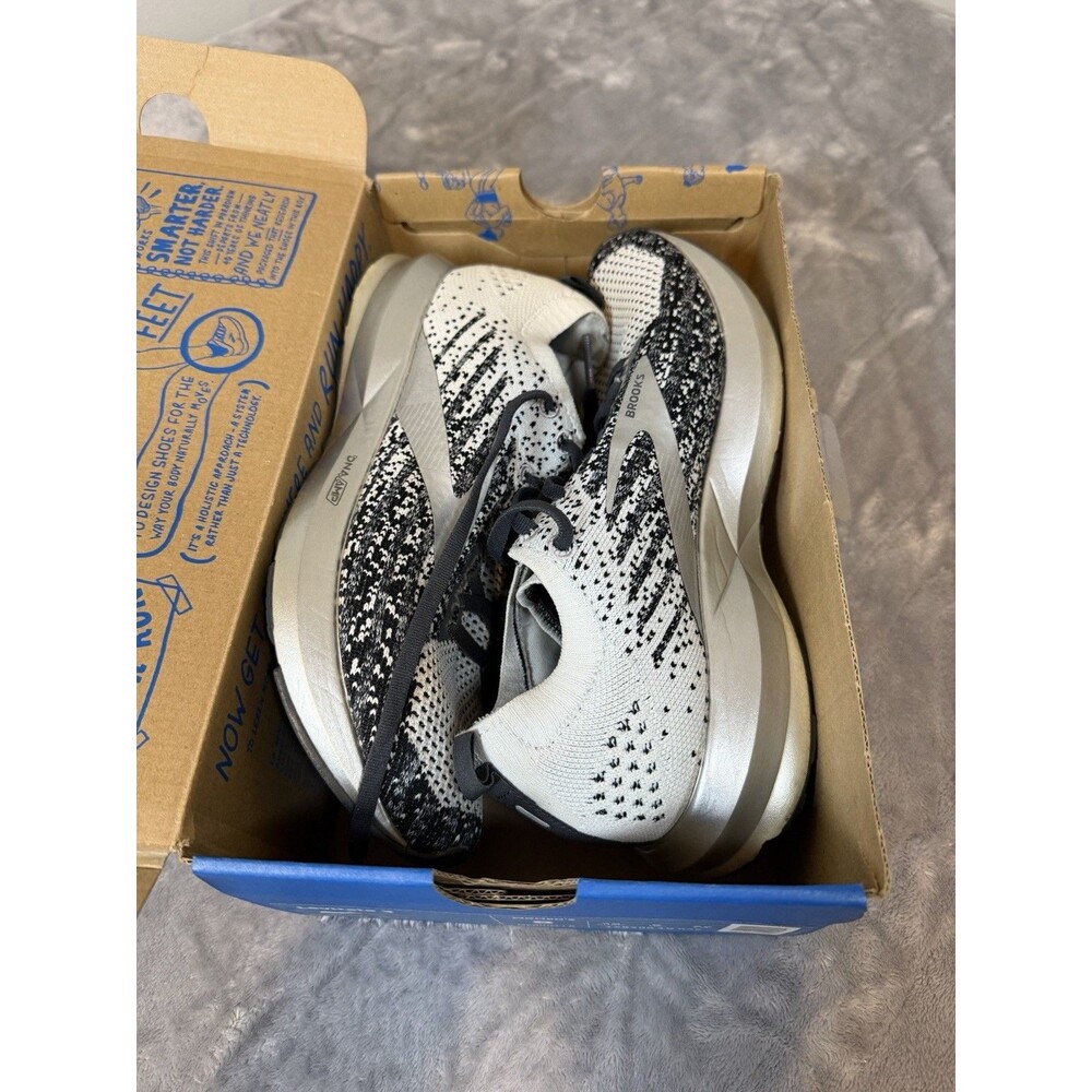 Brooks Levitate 3 Women’s Running Sneaker White/Black/Silver 1203001B036